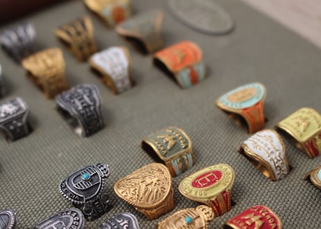 "Cigar label" Gold ring / Raven