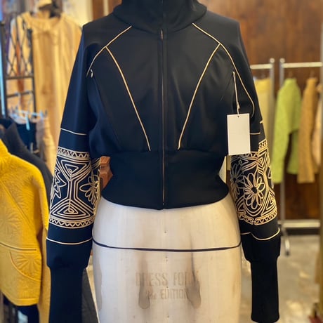 【 ritsu 予約 】KIKU cropped tracksuit -2026年9月～11月発送予定-