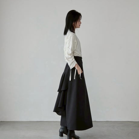 【 jesh 予約】 Back ruffle skirt (スカート) / Black