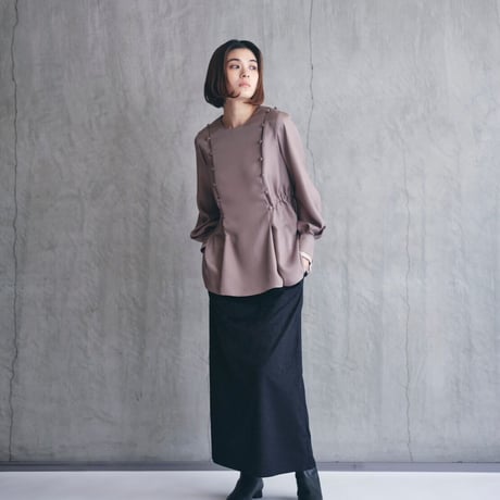 【 Kana Kawasaki 】emboss velor skirt (overskirt set) (スカート)
