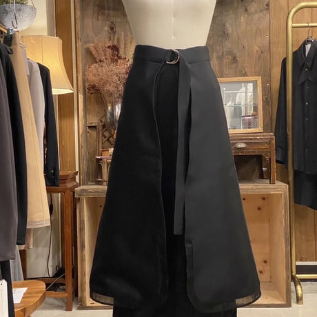 【 Kana Kawasaki 】emboss velor skirt (overskirt set) (スカート)