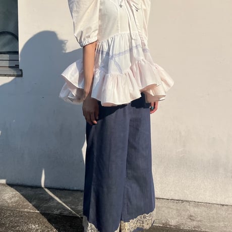 【 overlace 】 curve hem yoke blouse (ブラウス)