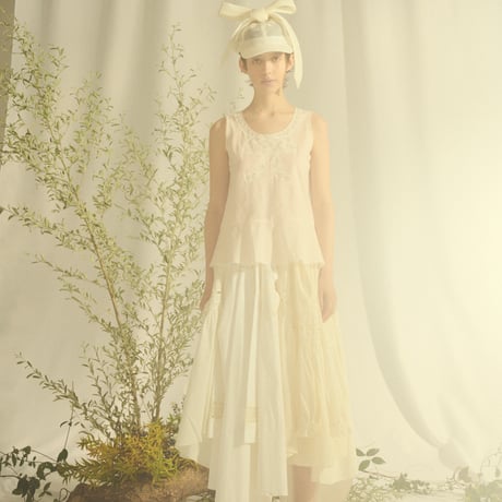 【 overlace 】 ribbon sleeveless blouse