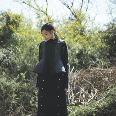【 NATSUMI OKUMURA 予約 】 ドットスリット Skirt -2026年9月発送予定-