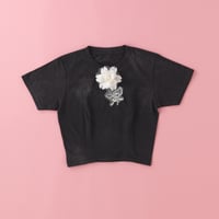 【 overlace 】 flower chibi T-shirt