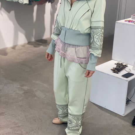 【 ritsu 予約 】KIKU cropped tracksuit -2026年9月～11月発送予定-