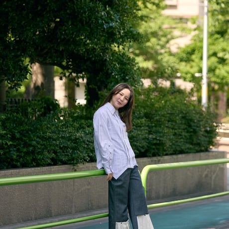 【 jesh 予約】 Metal button pleated blouse / Light gray -2026年9月～11月発送予定-