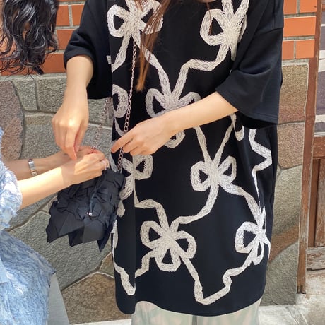 【 overlace 】 ribbon big T-shirt