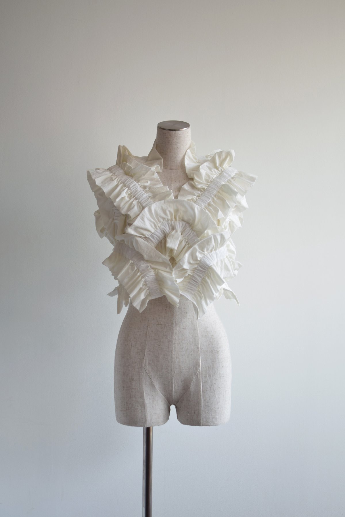 【 HOUGA 】kiki frill vest #white HOUGA kiki frill vest ホワイト