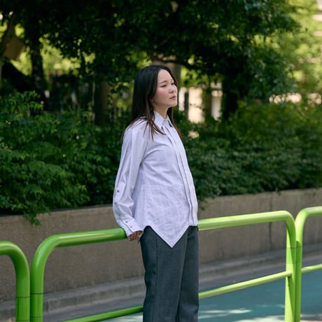 【 jesh 予約】 Metal button pleated blouse / Light gray -2026年9月～11月発送予定-