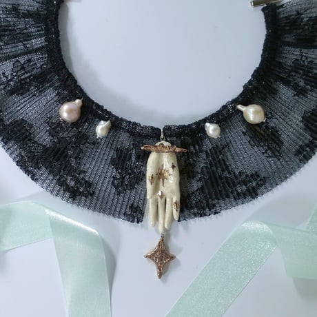 【 natsumi osawa 】 twinkle collar necklace 手 Hand（light blue）
