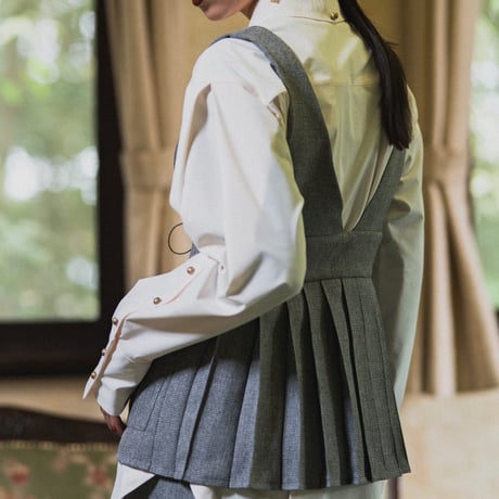 【 jesh 予約】 Metal button pleated blouse / Ecru -2026年9月～11月発送予定-