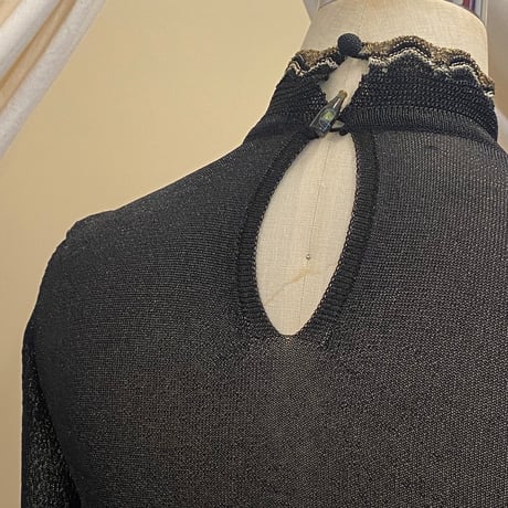 【 ritsu 予約 】Beer bottle button lamé knit turtleneck -2026年9月～11月発送予定-
