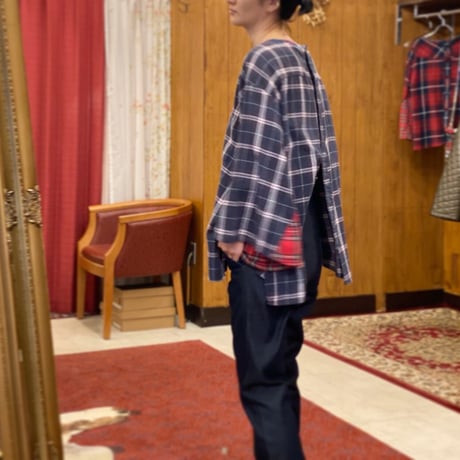 【 Yuumi ARIA 】 BACK OVER T-SHRITS (シャツ)