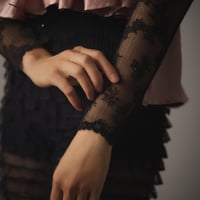 【 natsumi osawa 予約 】 floral lace pleats tops -2026年8月～9月発送予定-
