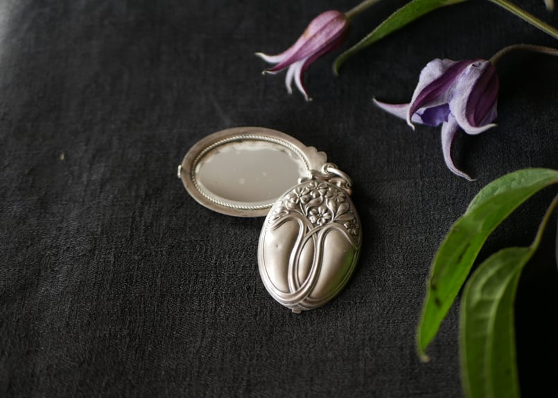 フランスアンティーク　すずらん　ミラー付きペンダントトップ　シャトレーン　鈴蘭 フランスアンティーク すずらん ミラー付きペンダントトップ