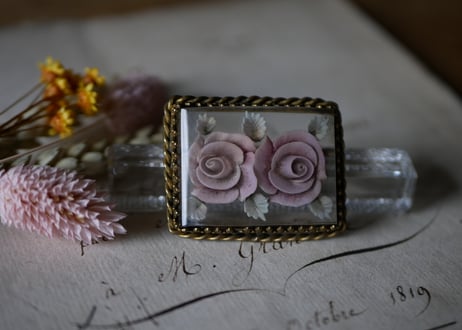 ローズ　lucite Brooch　ルーサイトブローチ　フランスヴィンテージ　ブロカント