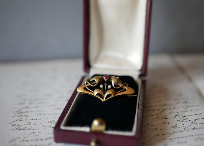 ブローチ 18金ホワイトゴールド製 アールヌーボーフォルム 硝子装飾 A12 Art-Nouveau Gold Flower Brooch アール・ヌーヴォー ゴールド