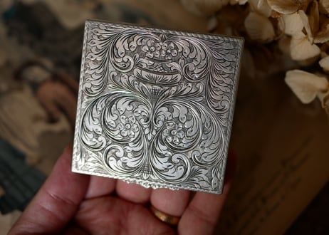 Compact mirror