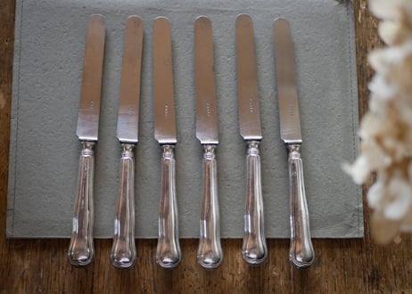 PARIS , knife