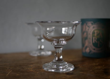 Glass cup