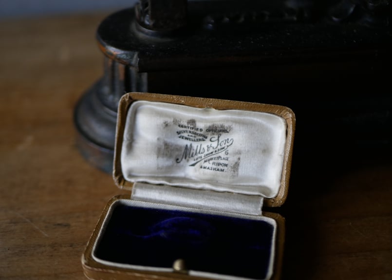 ジュエリーケース ブローチ用 イギリスアンティーク