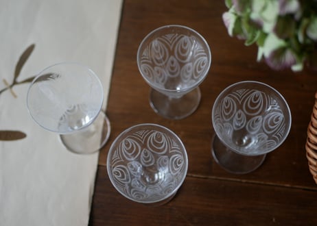 St-Luis antique glass
