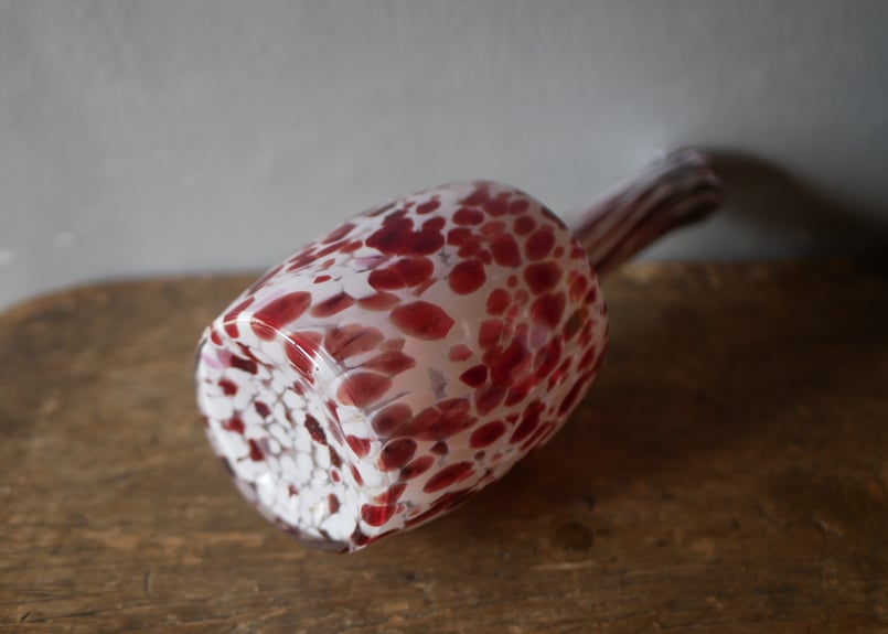 クリシー フラワーベース フランスヴィンテージ ブロカントのある