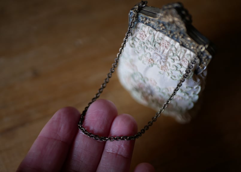 小さなバッグの置物 オブジェ フランスアンティーク ブロカント