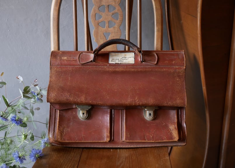 PARISの古いレザーバッグ フランスアンティーク | mamantique