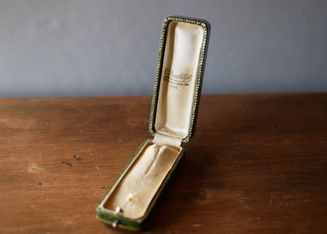 jewelry case for hat pin
