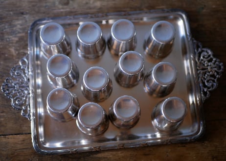 12 cups + plate
