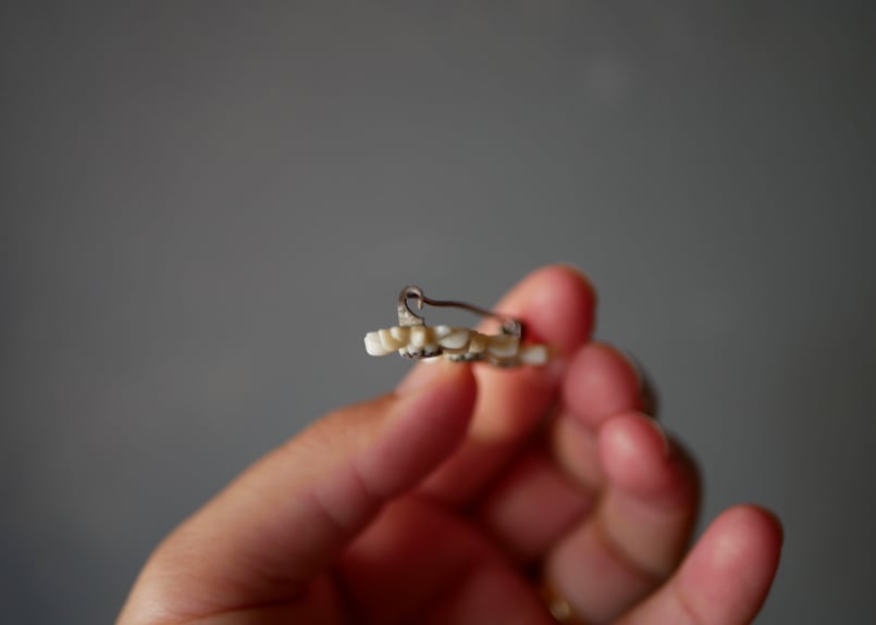 フランスブロカント　ブローチ・マリアさま③ エーデルワイス 3つの花 ブローチ フランスヴィンテージ