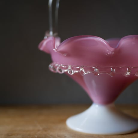 ボンボニエール　フランスアンティーク　妖精フィギュア　睡蓮　菓子入　ポプリ　磁器 ボンボニエール フランスアンティーク 妖精フィギュア 睡蓮 菓子入