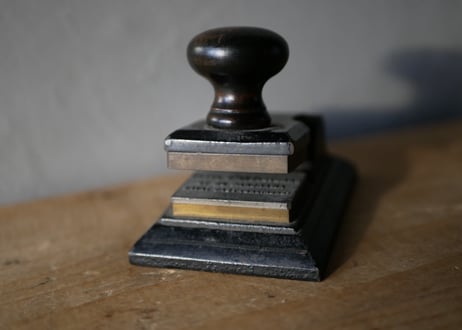 エンボッサー　ブルターニュ地方のHOTEL の古いスタンプ　フランスアンティーク　アンティークのある生活　ブロカント