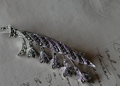 muguet brooch