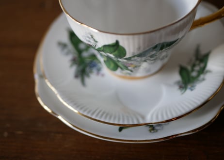 Royal Imperial ロイヤルインペリアル トリオ 英国ヴィンテージ　カップ＆ソーサー