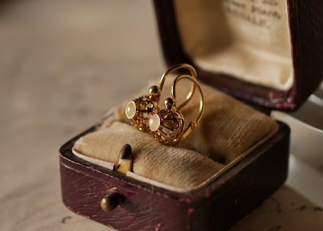 18k  Dormeuse earrings