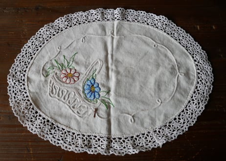 フランスアンティーク　刺繍　パニエ　B