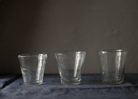 手吹きガラスのカップ　セット　フランスアンティーク　ブロカントのある生活