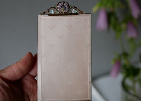 #5 enamel Photo stand