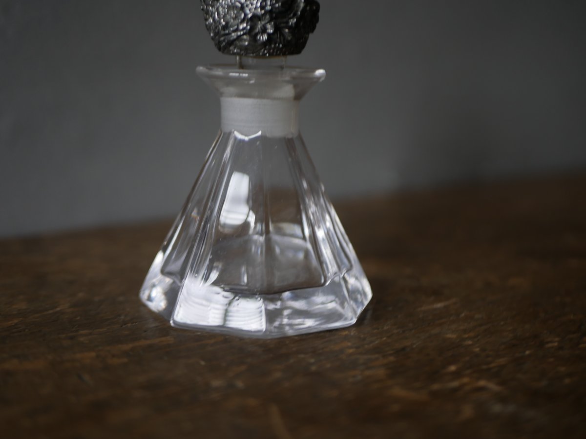 パフュームボトル 香水瓶 フランスブロカント アンティークのある