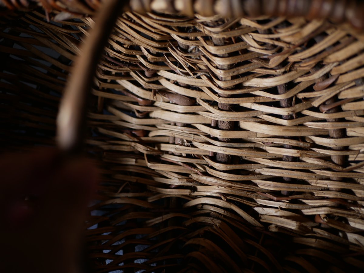 アンティークパニエ フランスブロカント かご 籠 アンティークのある