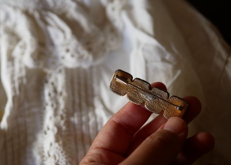 クラシカルなブローチ FRANCE antique BROCANTE vintage