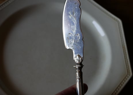 バターナイフ　リボン柄　フランスアンティーク　アンティークのある生活