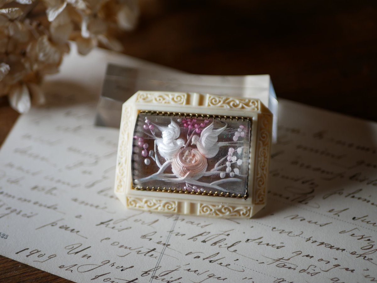 フランスアンティーク 天使と小鳥のブローチ シルバープレート