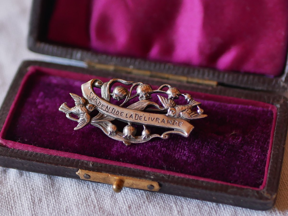 燕と鈴蘭のブローチ フランスアンティーク ツバメ すずらん | mamantique