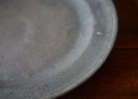 B pewter plate