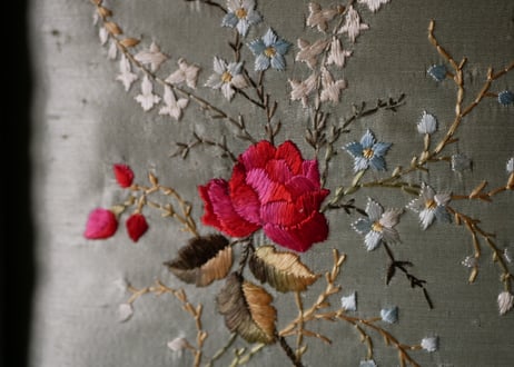 玉杢模様　ジュエリーボックス　シルクの花刺繍　ジュエリーボックス　フランスアンティーク　アンティークボックス　ブロカントのある暮らし