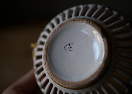 パニエ形　陶器の器　フランスアンティーク　アンティークのある生活  ブロカント